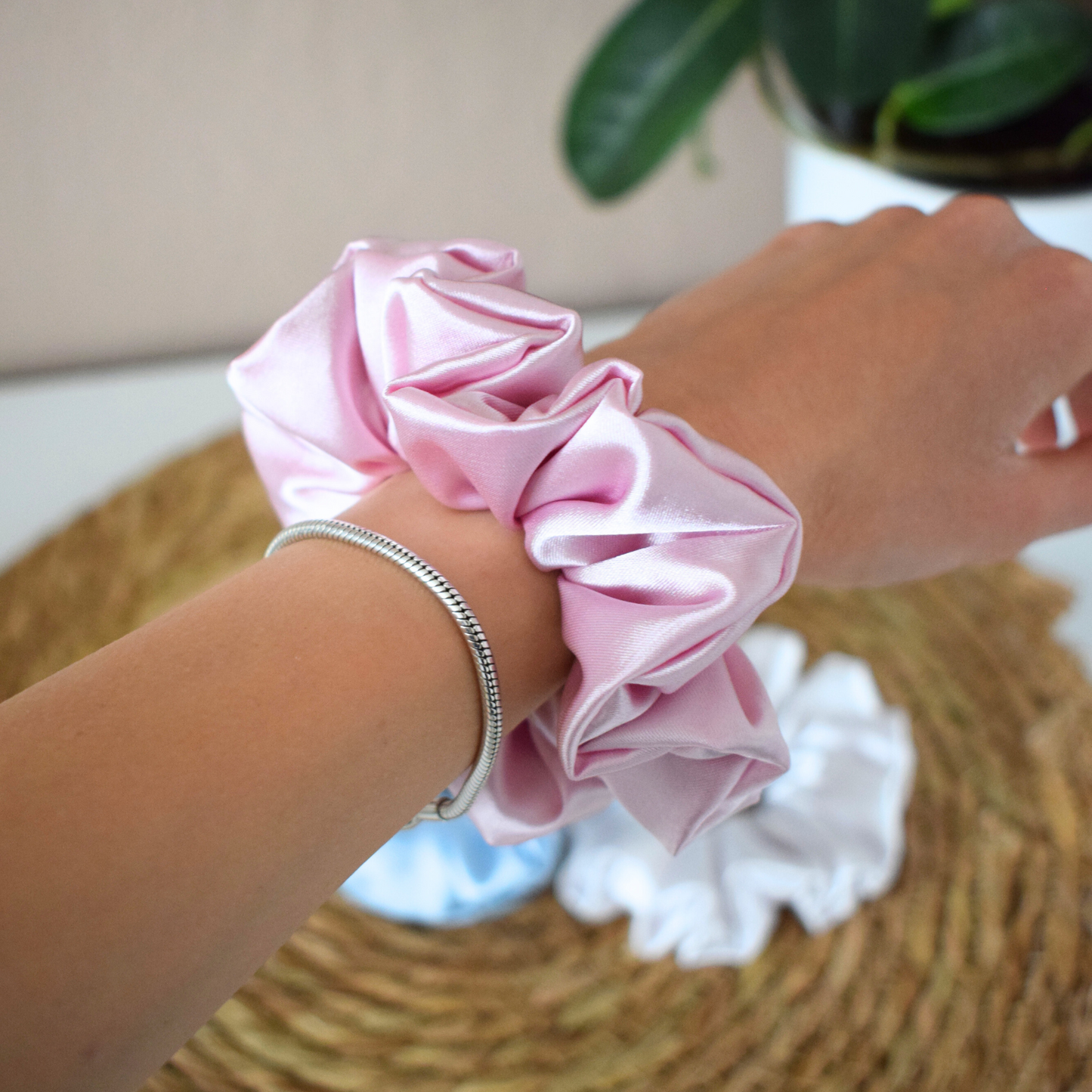Saténová Scrunchie - Rosie